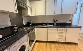 Comfortable - Cosy - Budget Studios In City Center